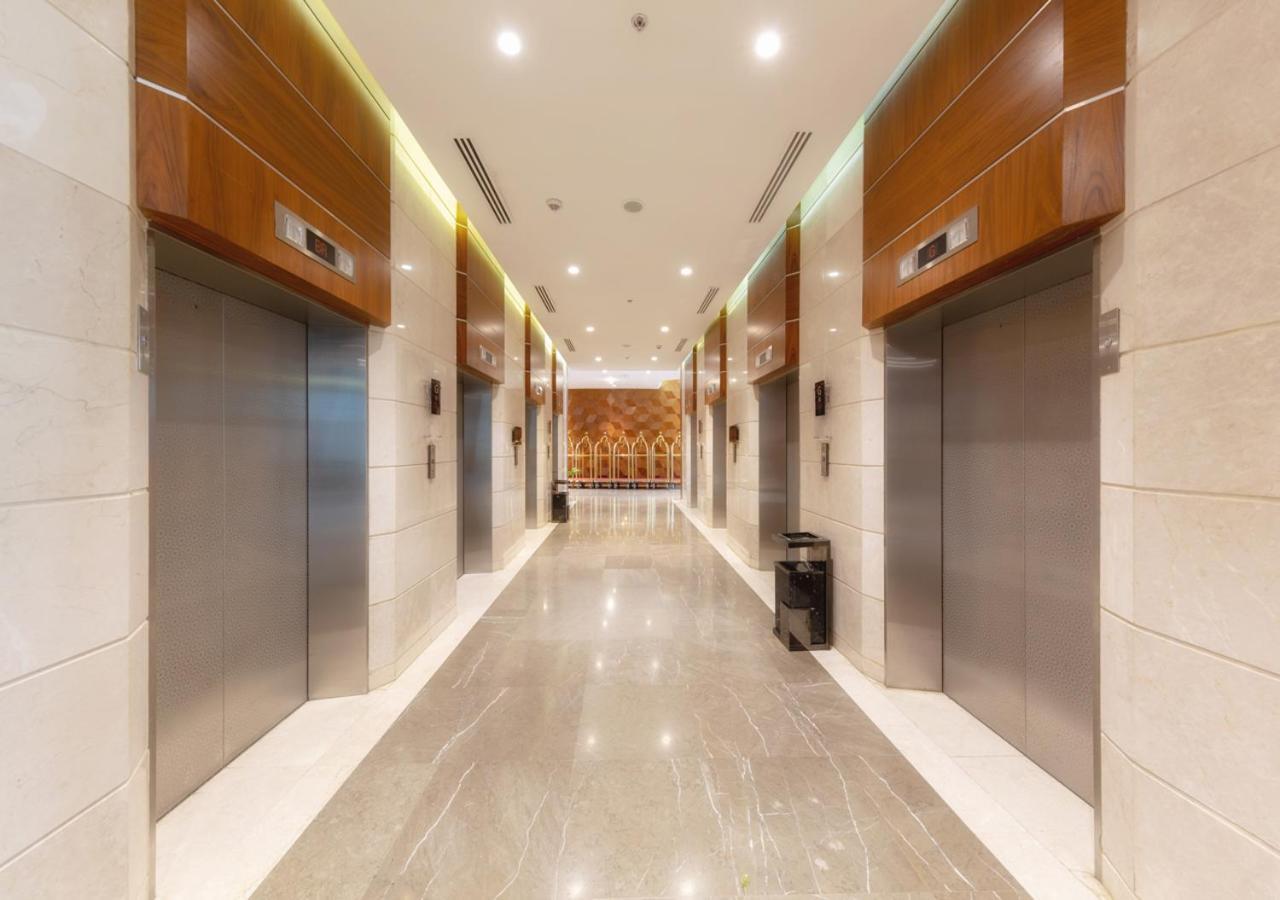 Holiday Suites Al Azizia Mekka Exterior foto The hotel's interior